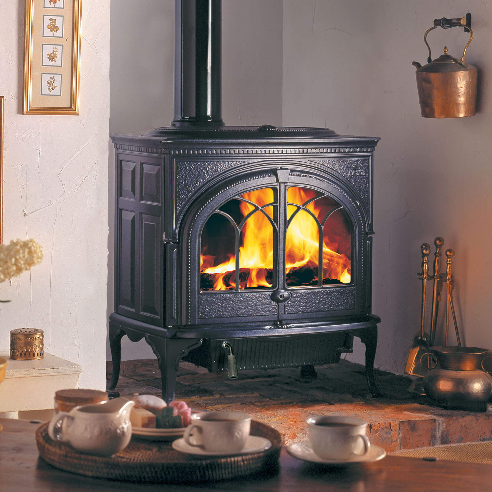 Печь-камин JOTUL F 600 BBE